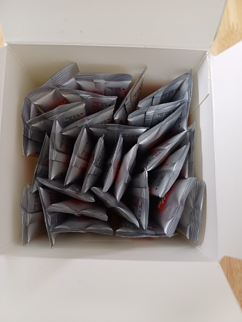 [illy] Classico Instant Coffee Sticks with Microground Arabica Beans | Classic Roast Aroma | 70 Sticks | GlowLab